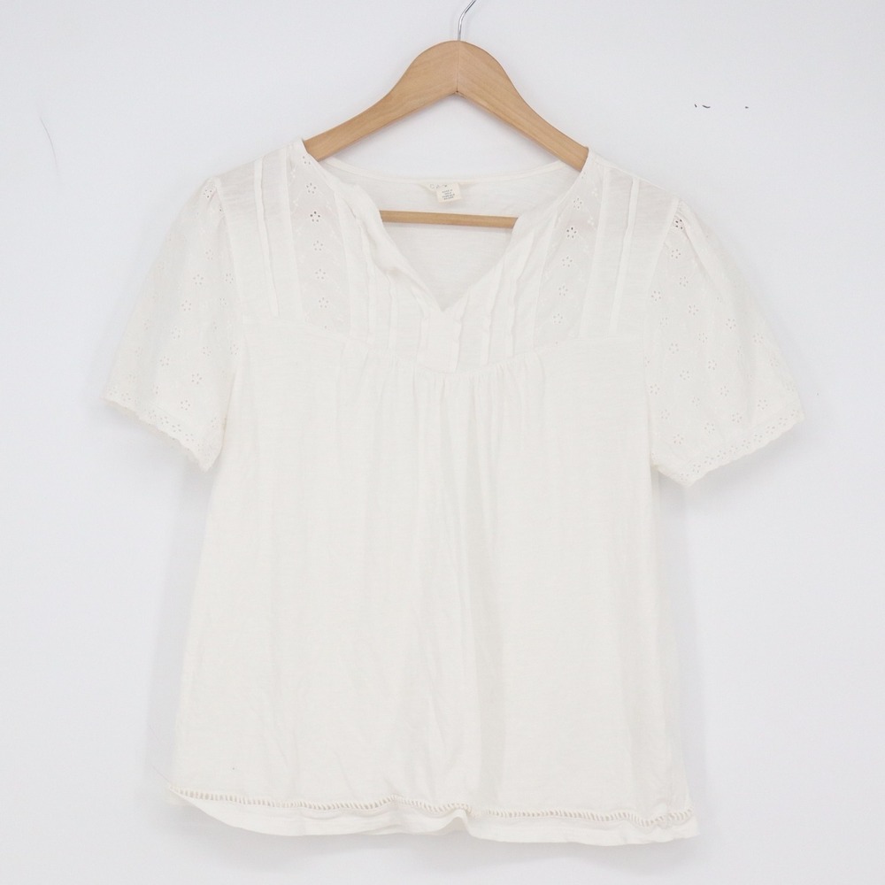 Caslon Blouse Womens M Eyelet Pleated Bib White Short Sleeve Cotton Excellent